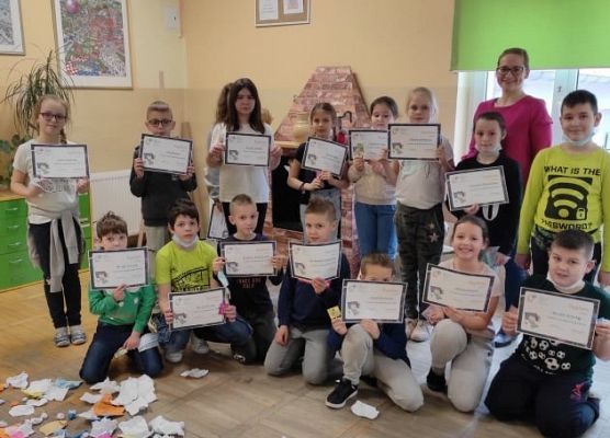 Zdjęcie grupowe uczniów