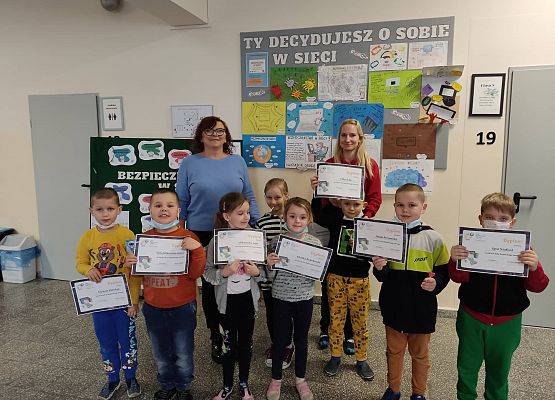 Zdjęcie grupowe uczniów