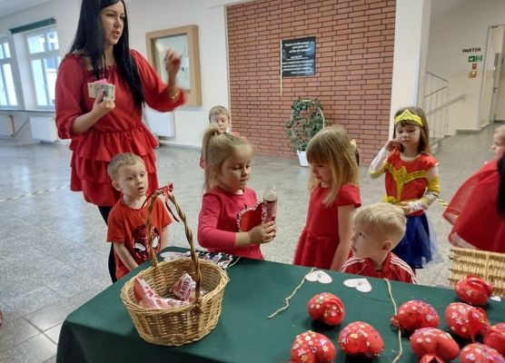 Uczestnicy kiermaszu