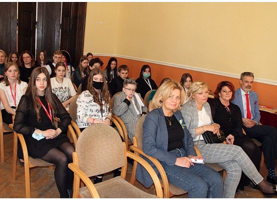 Publiczność ogląda występy laureatów