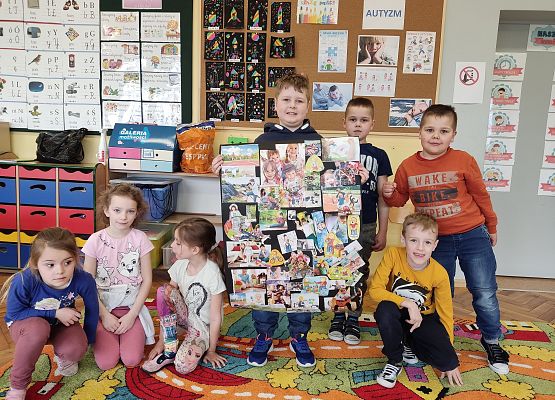 Zaprezentowanie ukończonego kolażu