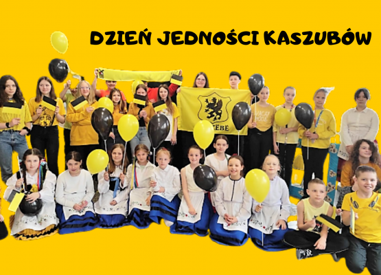 Uczniowie w strojach kaszubskich