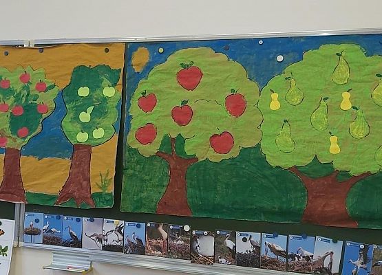 Plakat sadu wykonany przez dzieci