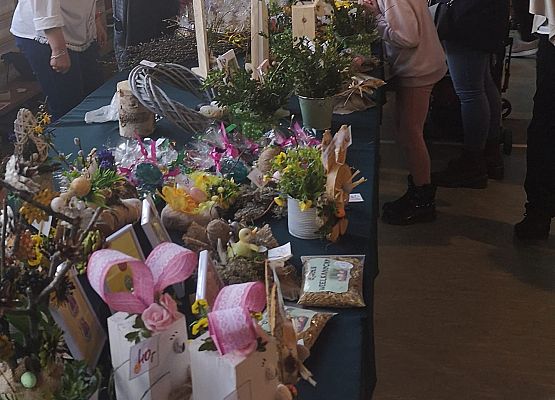 Stoisko z dekoracjami wielkanocnymi