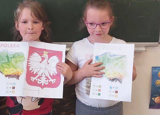 Dziewczynki opowiadają o Polsce