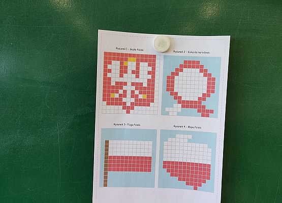 Na tablicy umieszczono zakodowane obrazki