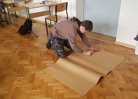 Uczeń wykonuje projekt