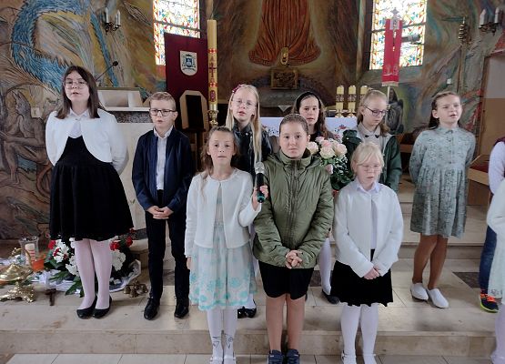 Uczniowie podczas występu