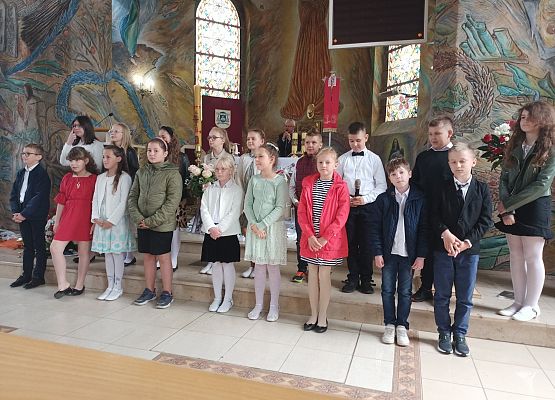 Uczniowie podczas występu