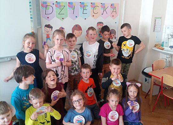 Grypa dzieci pozuje do zdjęcia