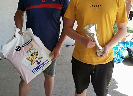 Uczestnicy festynu z nagrodami