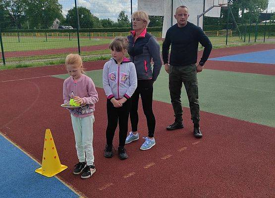 Drużyna dzieci i rodziców