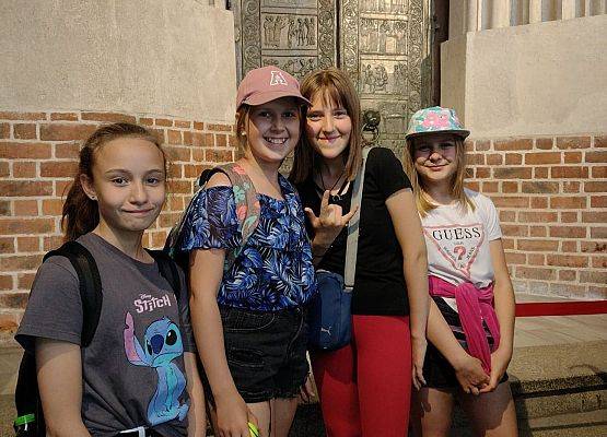 Uczennice i Drzwi w Gnieźnie