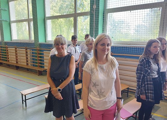 Nauczyciele podczas uroczystości