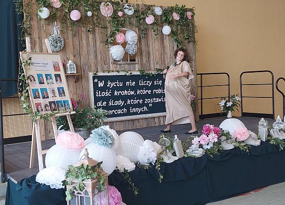 Uczennica podczas występu