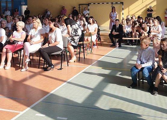 Grafika 16: Uroczyste zakończenie roku szkolnego 2021/2022