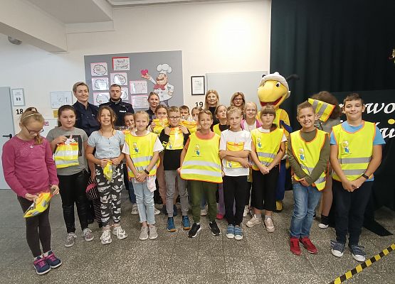 Zdjęcie grupowe uczniów