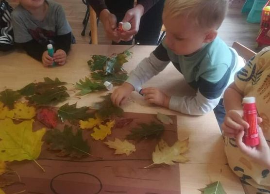 Grafika 8: Grupa "Słoneczka" przywitała jesień.