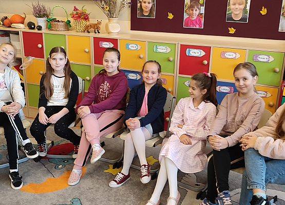 Zdjęcie grupowe dziewczynek