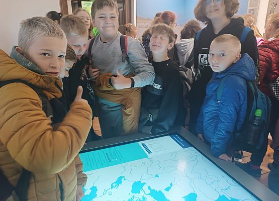 Uczniowie podczas zajęć w Czołpinie