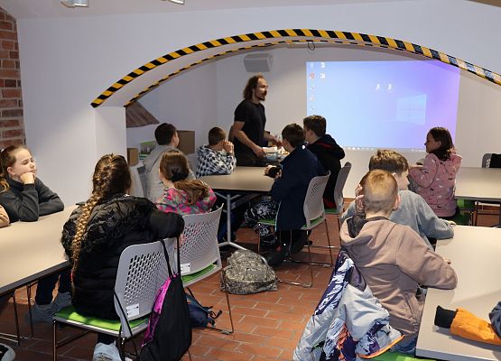 Uczniowie podczas zajęć w Czołpinie