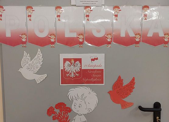 Udekorowane drzwi Święto Niepodległości