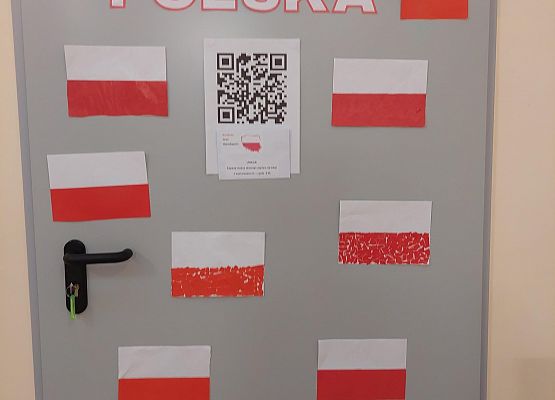 Udekorowane drzwi Święto Niepodległości