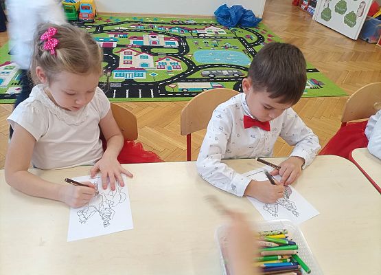 Dzieci wykonują zadania