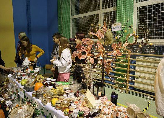 uczestnicy spotkania "jesienna spiżarnia"