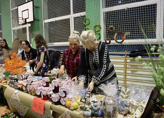 uczestnicy spotkania "jesienna spiżarnia"