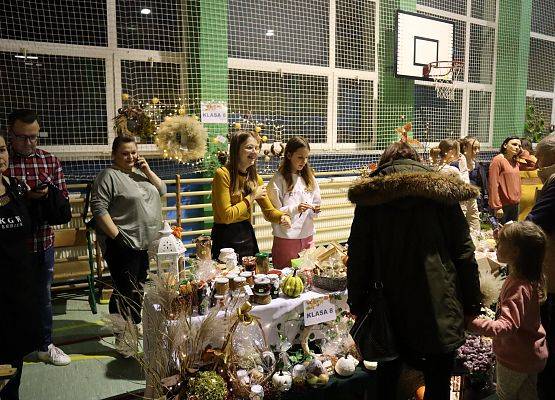 uczestnicy spotkania "jesienna spiżarnia"