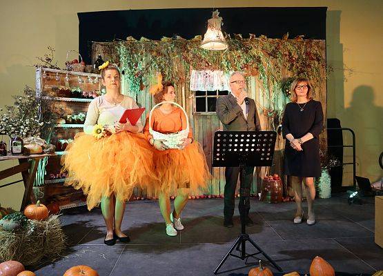 uczestnicy spotkania "jesienna spiżarnia"