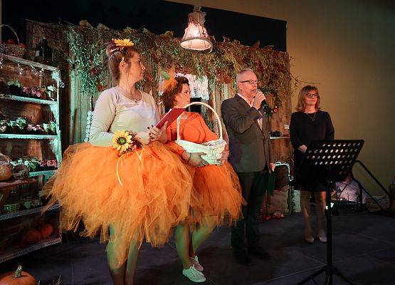 uczestnicy spotkania "jesienna spiżarnia"