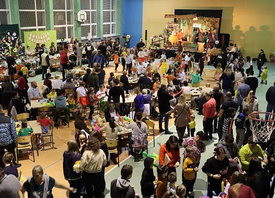 uczestnicy spotkania "jesienna spiżarnia"