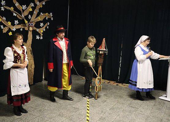 uczeń poznaje regionalne instrumenty muzyczne