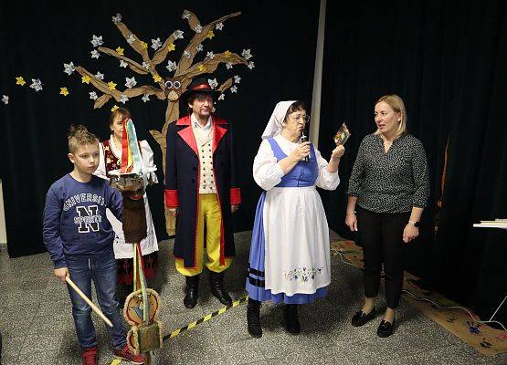 Uczniowie poznają regionalne instrumenty muzyczne