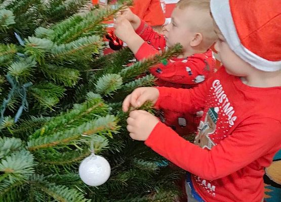 Grafika 9: Mikołajki w grupie Słoneczka