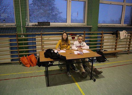 uczestnicy mikołajkowego turnieju