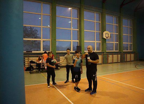 uczestnicy mikołajkowego turnieju