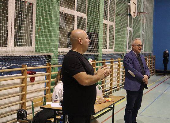 uczestnicy mikołajkowego turnieju