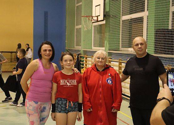 uczestnicy mikołajkowego turnieju