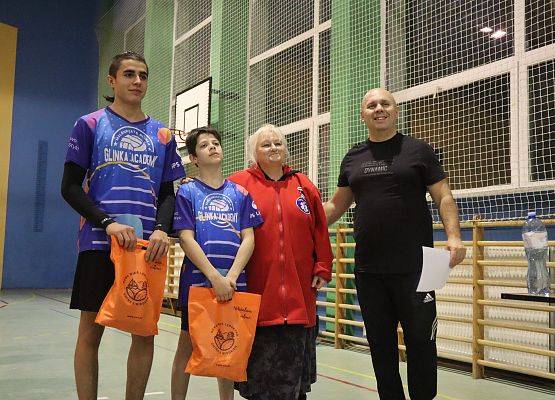 uczestnicy mikołajkowego turnieju