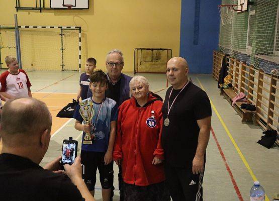 uczestnicy mikołajkowego turnieju