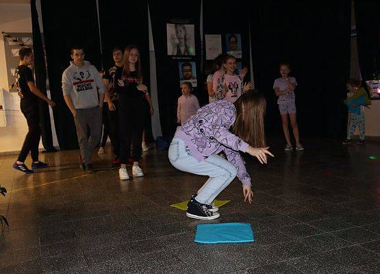 uczniowie biorą udział w konkurencjach