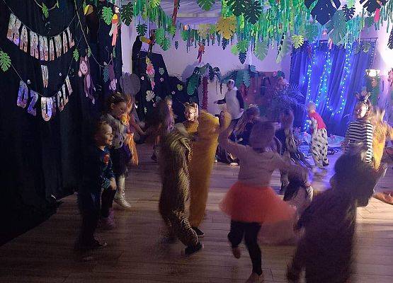 Grafika 3: „DŻUNGLA”- BAL KARNAWAŁOWY W PRZEDSZKOLU