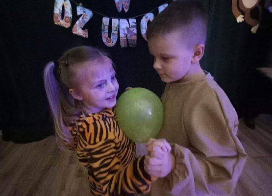 Grafika 6: „DŻUNGLA”- BAL KARNAWAŁOWY W PRZEDSZKOLU