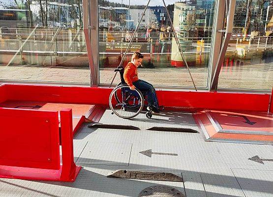 Uczniowie w Centrum Nauki Experyment w Gdyni.