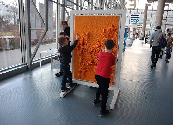 Uczniowie w Centrum Nauki Experyment w Gdyni.