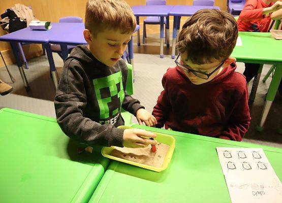 Uczniowie w Centrum Nauki Experyment w Gdyni.