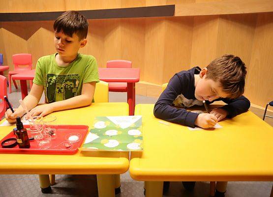 Uczniowie w Centrum Nauki Experyment w Gdyni.